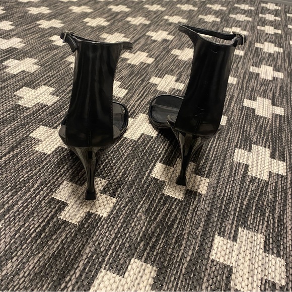 Sigerson Morrison Women’s Carita Black Leather Ankle Strap Pump Sandals … - Picture 4 of 8